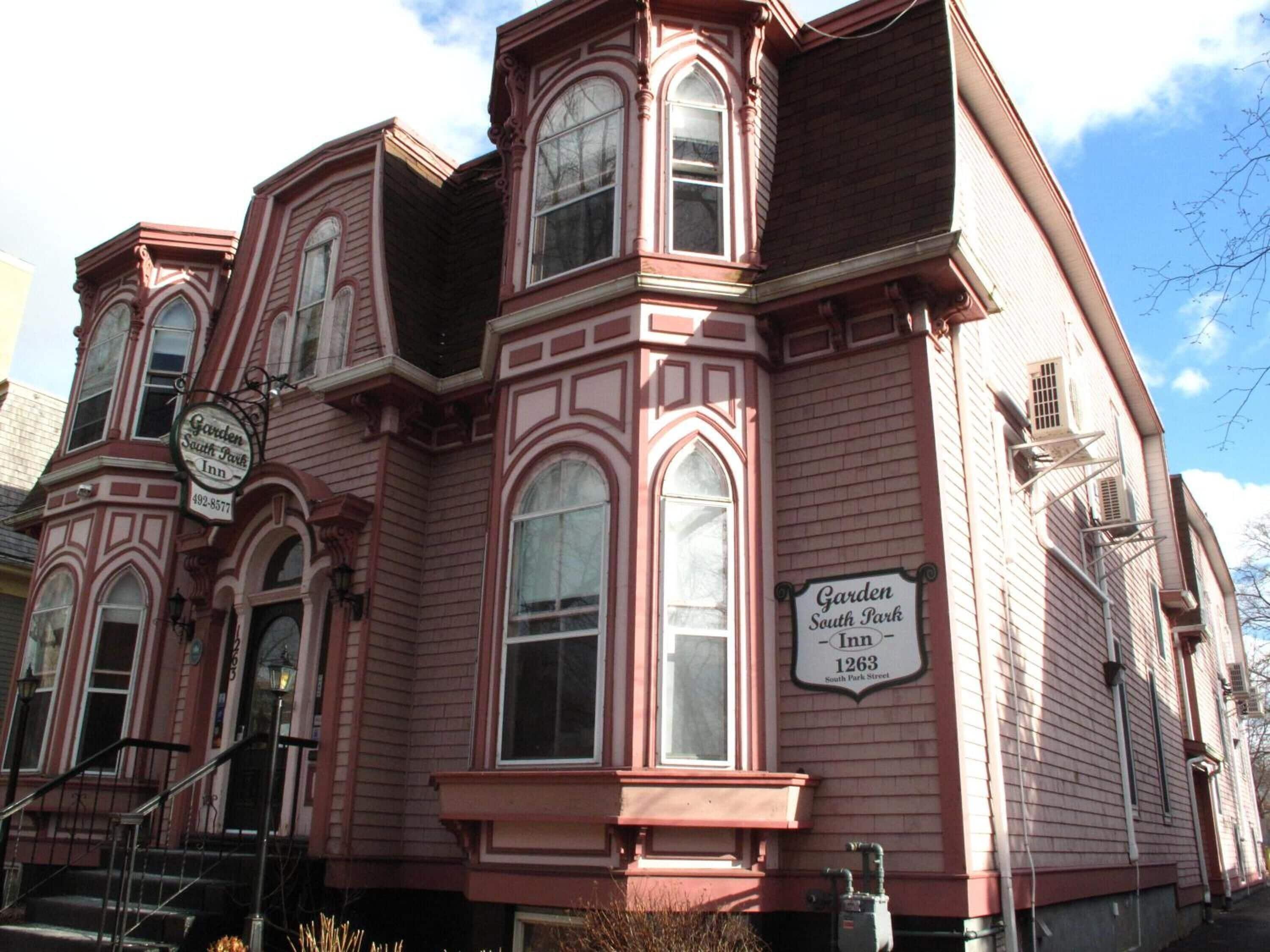 Where to Stay in Downtown Halifax: 4 Best Budget Hotels