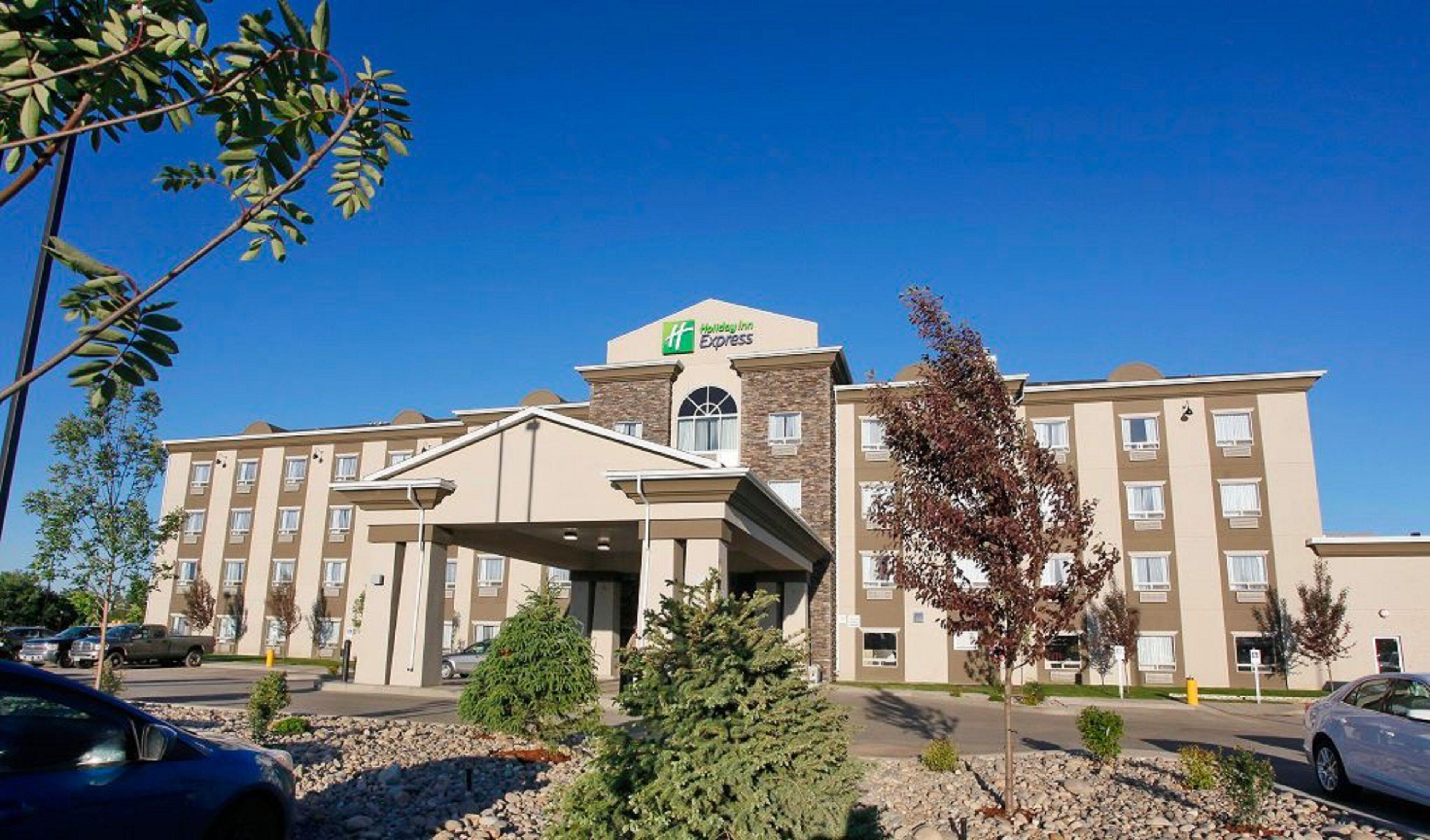 5 Smart Business Hotels Near Fort St John N Peace Museum
