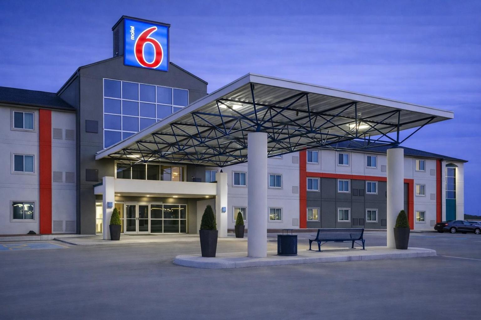 Where to Stay in Saskatchewan: 4 Best Airport Hotels