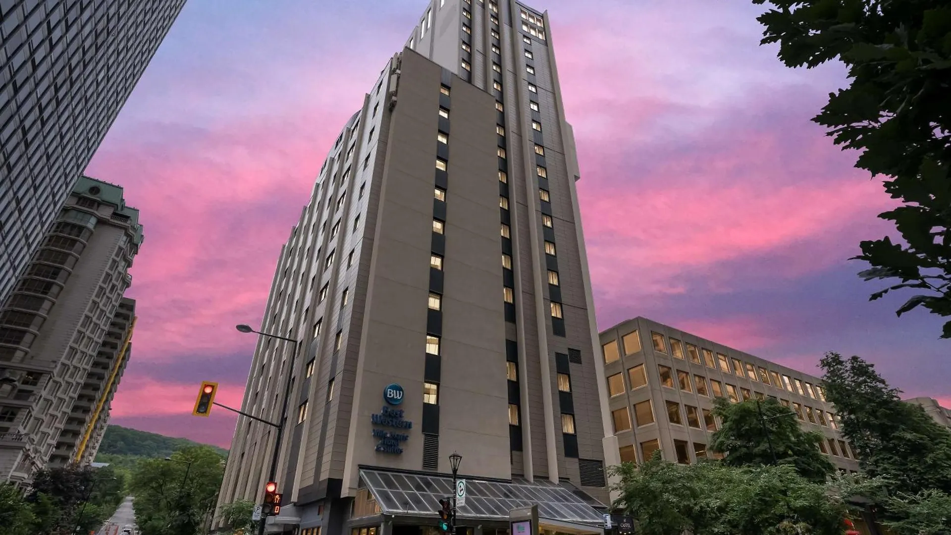 Staying in Downtown Montreal: 4 Hotels Compared