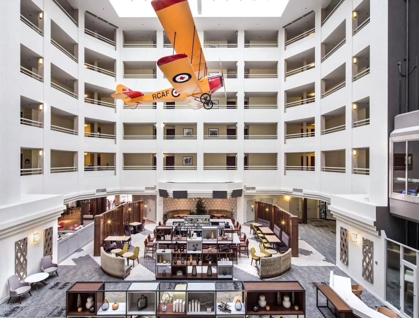 7 Business Hotels Near Montreal Casino That Deliver