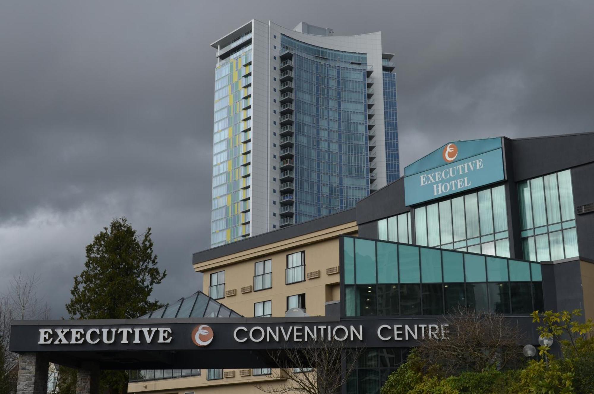 4 Airport-Friendly Hotels Close to Yaletown, Vancouver