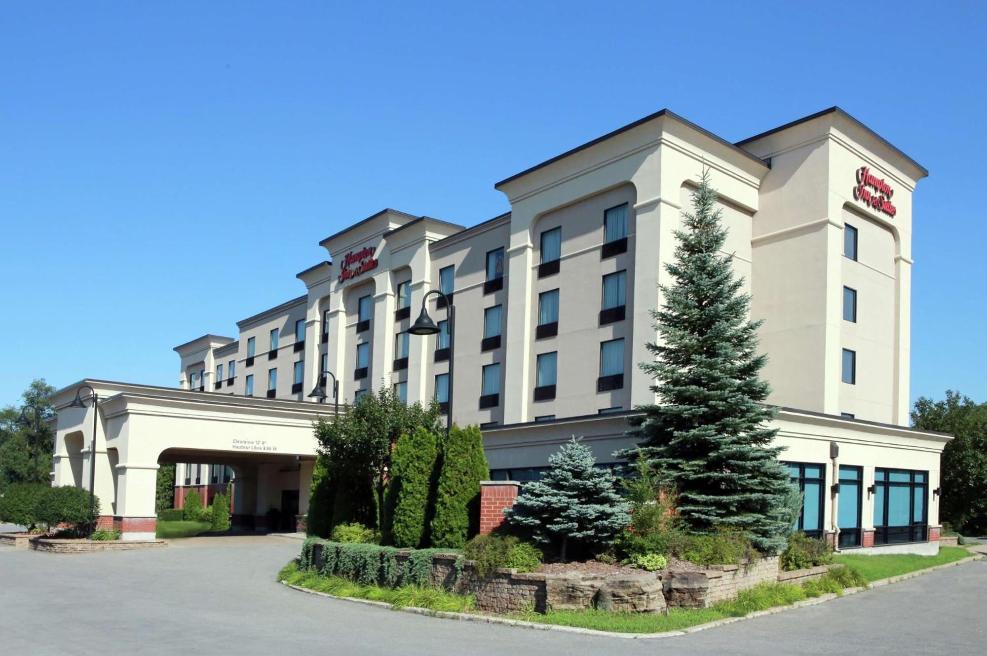 Where to Stay Near Crystal Montreal: 4 Business Hotels Compared